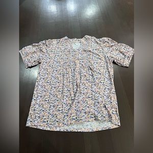Women's V-neck blouses. Size 2XL, but fits like XL